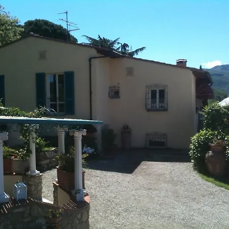Pino Del Capitano 3* Dicomano
